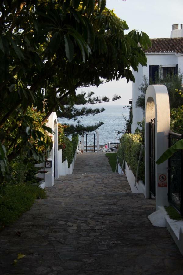 Apartment By The Beach Sitio de Calahonda Dış mekan fotoğraf
